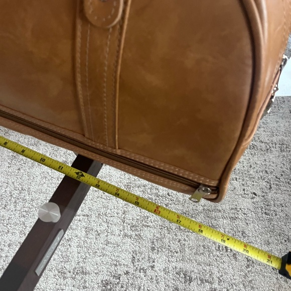 Vintage Samsonite Tan Leather Duffel Business Casual Travel Bag - Picture 11 of 13